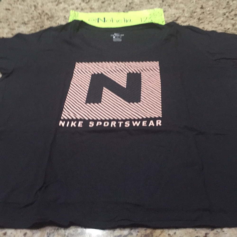 Nike tee